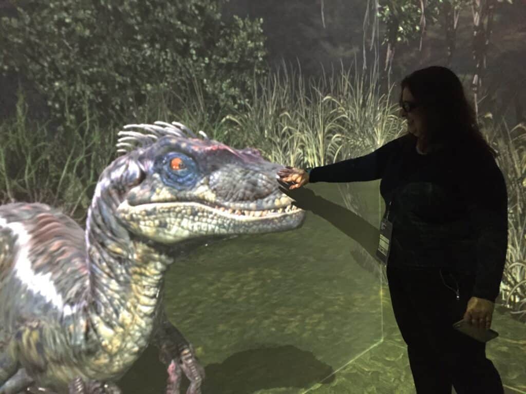 Mixed Reality - LucasFilms Holo-cinema Experience LucasFIlms Holo-cinema Mixed Reality Experience