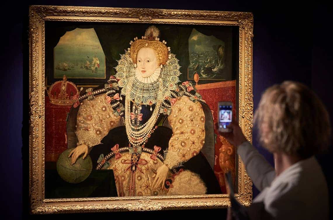 VR and AR in Google's New Art and Culture App • Digital Bodies