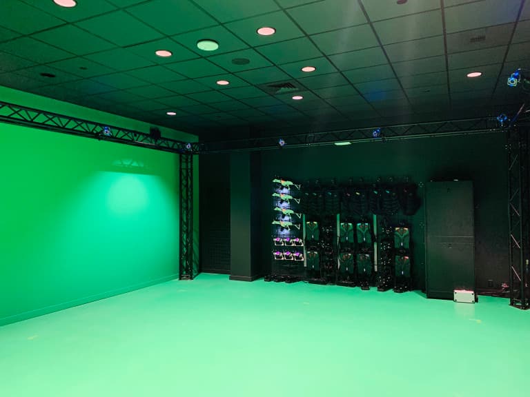 Sandbox VR space - nothing more than a green room with advanced technology.